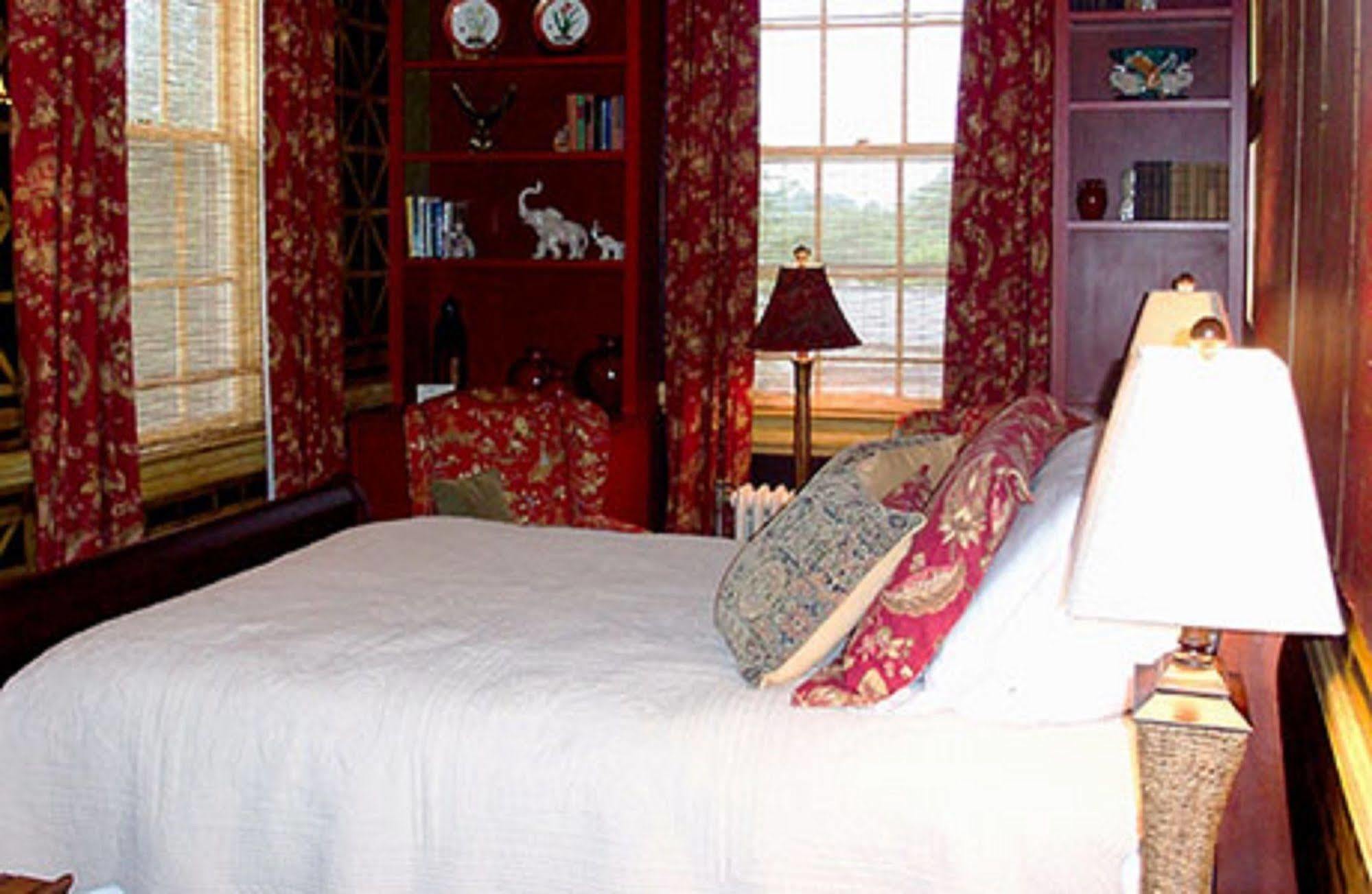 The Firehouse Inn Rutherfordton Exteriör bild