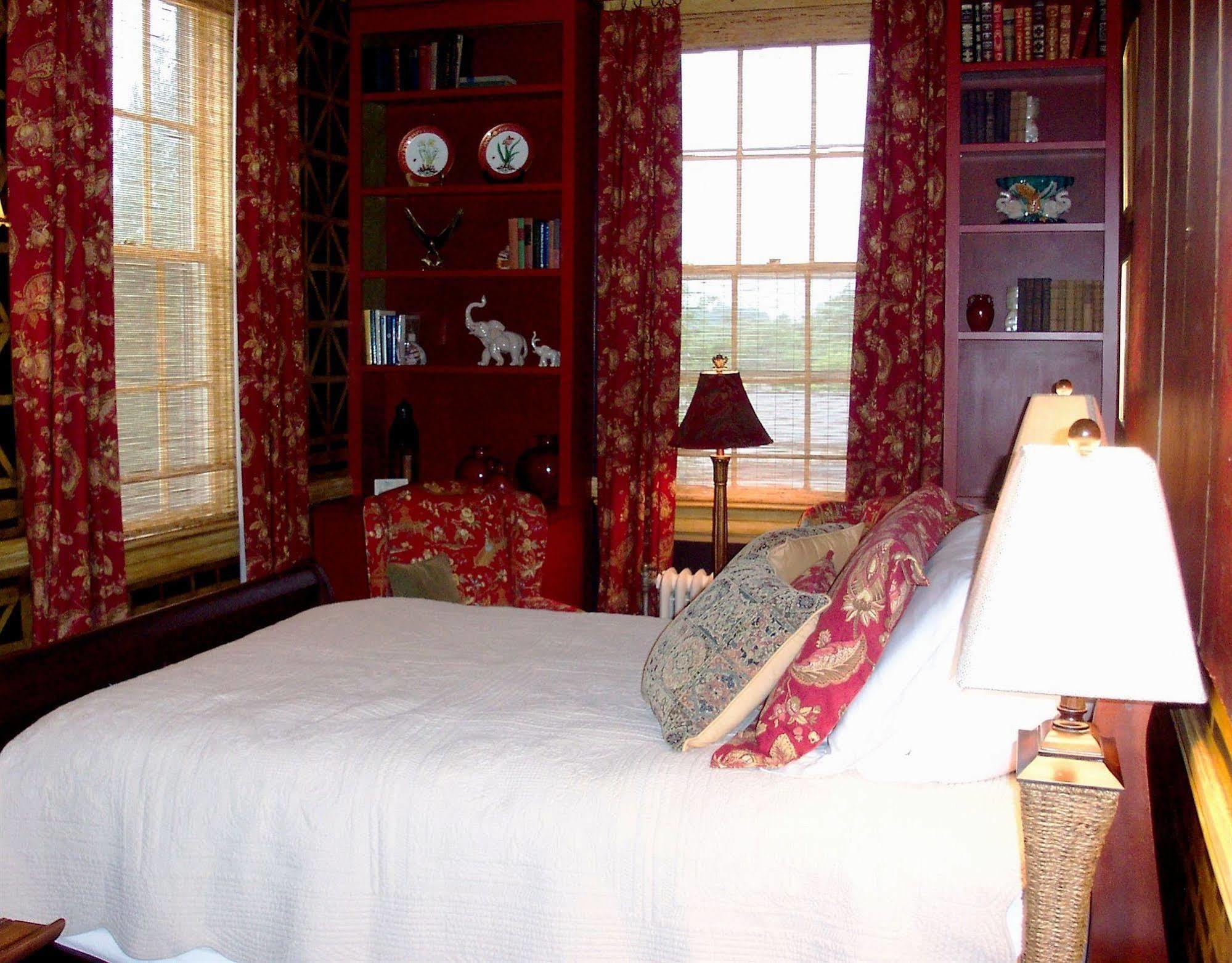 The Firehouse Inn Rutherfordton Exteriör bild