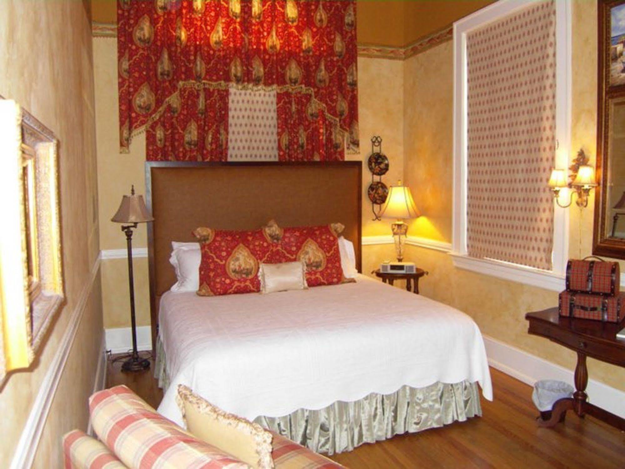 The Firehouse Inn Rutherfordton Exteriör bild